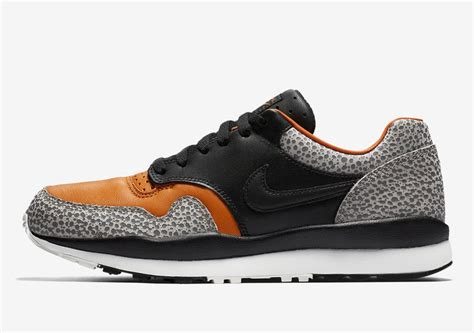 nike air safari frauen|Nike Air safari sneakers.